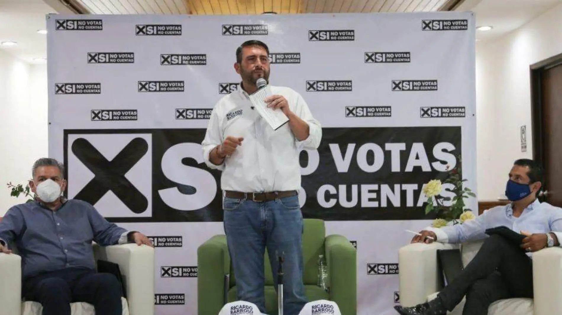 Ricardo Barroso se compromete a frenar la minería tóxica